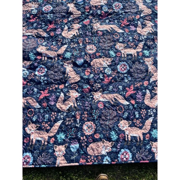 Queen Quilted Blanket Set W/ Fox & Heart Print Reversible Includes 2 Pillow Sham - Picture 2 of 5